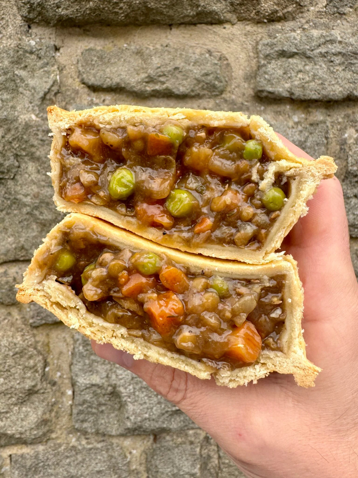 Magpye Lentil & Hot Pot Pie 210g