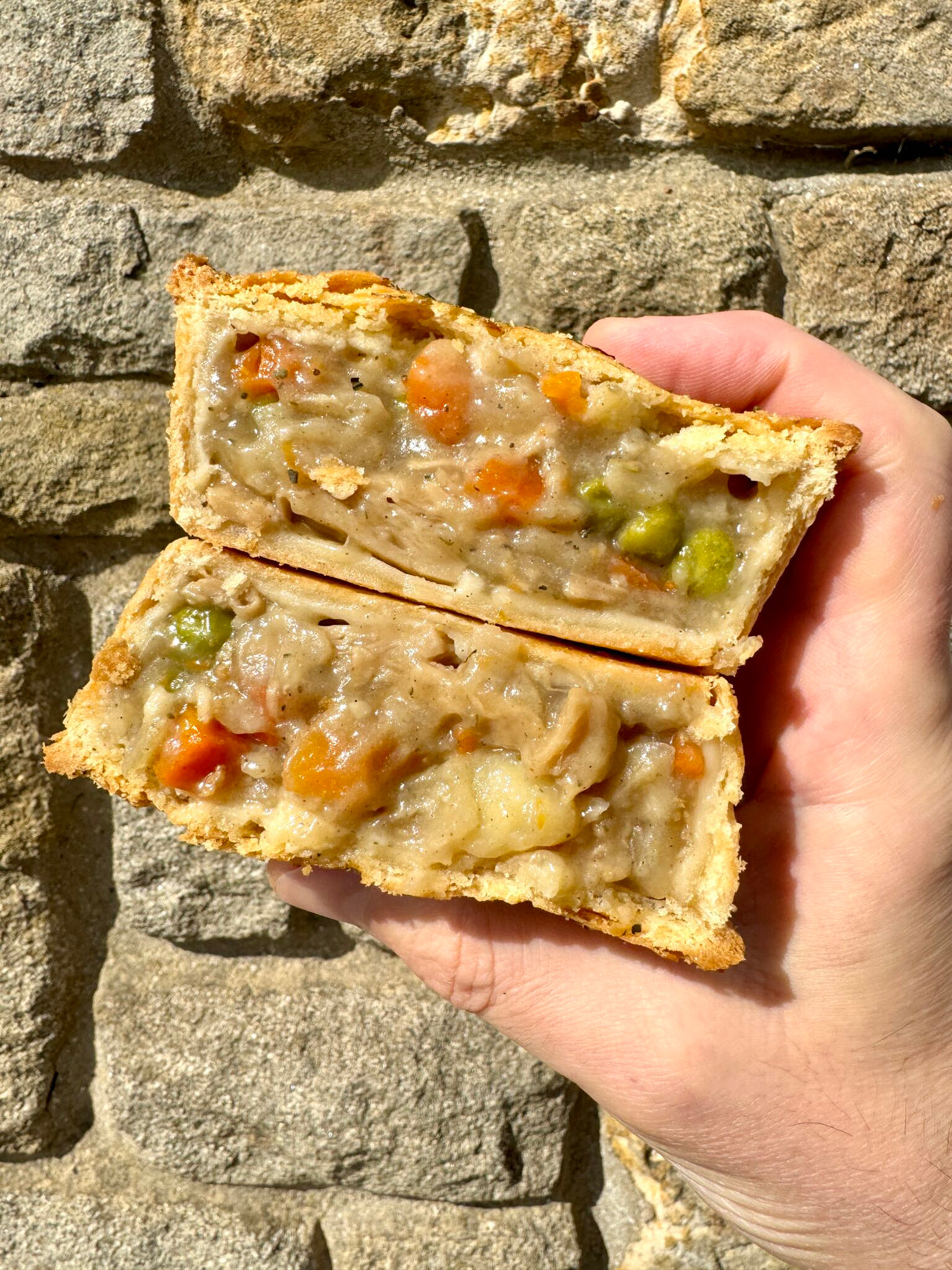 Magpye Roast Chickn Dinner Pie 210g