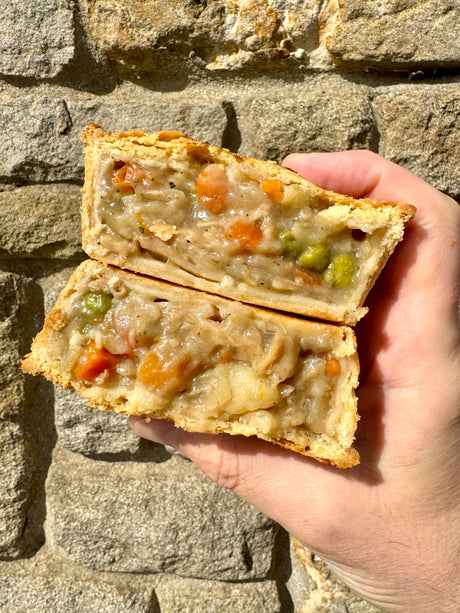 Magpye Roast Chickn Dinner Pie 210g